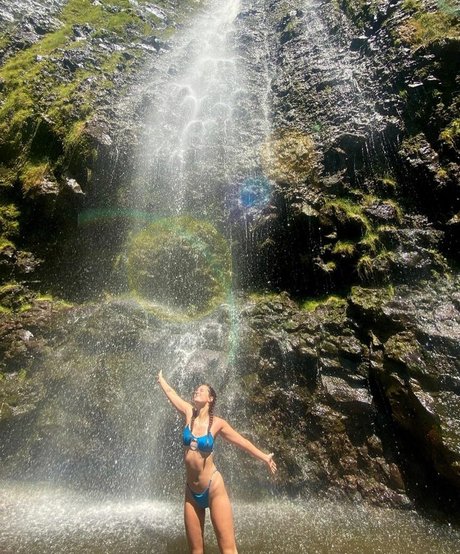 おばあちゃんの巨乳OnlyFans ポルノ ギャラリー