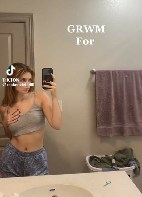 McKenzie Bell ポルノモデル 画像