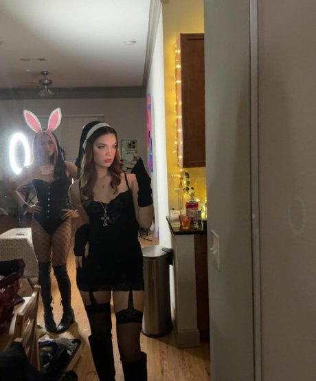 McKenzie Bell ヌードのポルノスター 写真