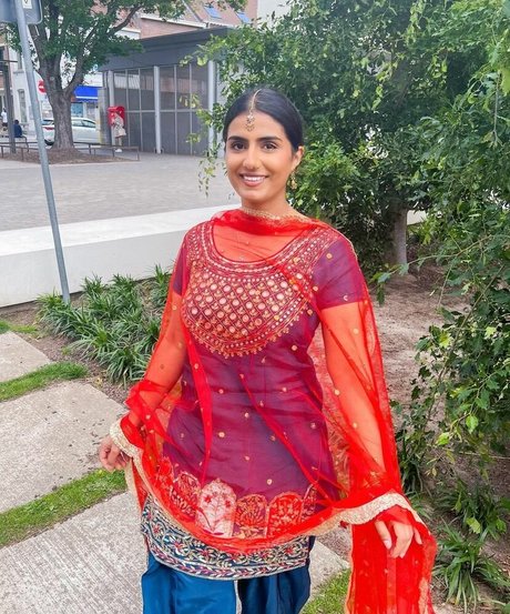 Tindy Kaur ポルノスター 写真