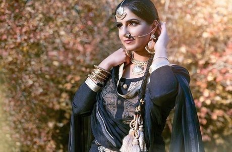 Tindy Kaur 最高のスター 写真