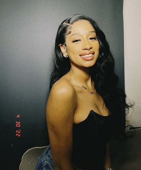 Capeverdian ポルノモデル 写真