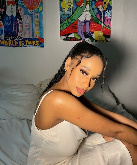 Capeverdian 裸の女優 画像