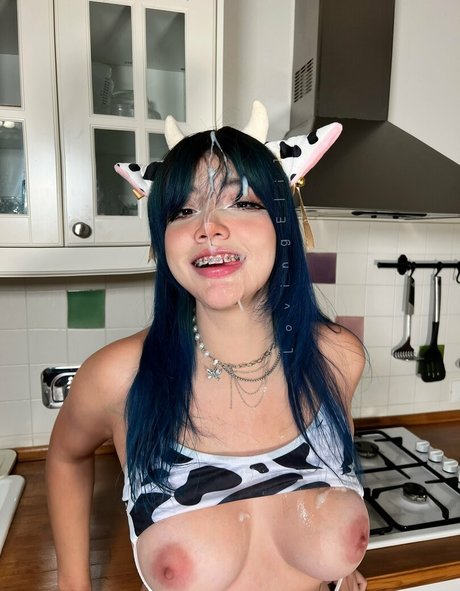 痩せた金髪の熟女OnlyFans 無料セクシー 写真