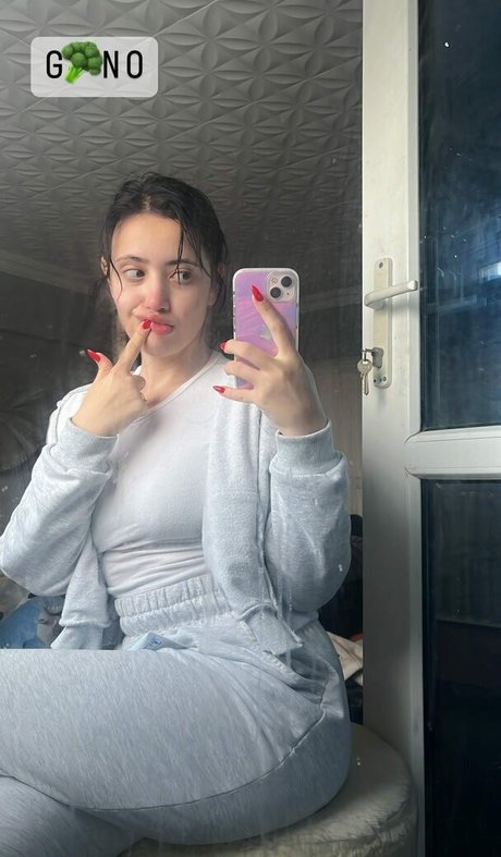 Nururkmz セックスモデル 写真