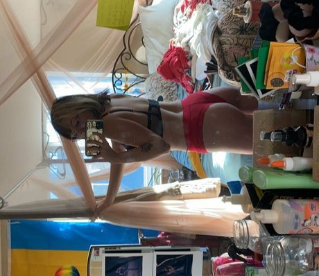 Curthobain セクシーなポルノスター 写真