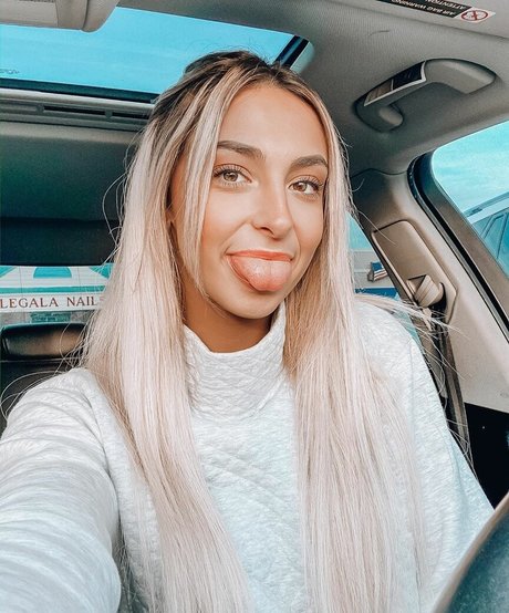 曲線美の熟女OnlyFans 裸 画像