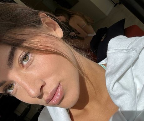 Morena Bradas ヌードスター 写真