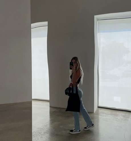 Morena Bradas ホットなポルノスター ギャラリー