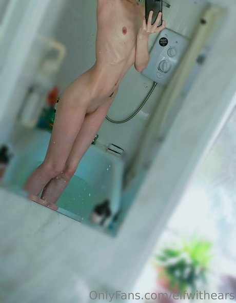 elfwithears 女優 画像