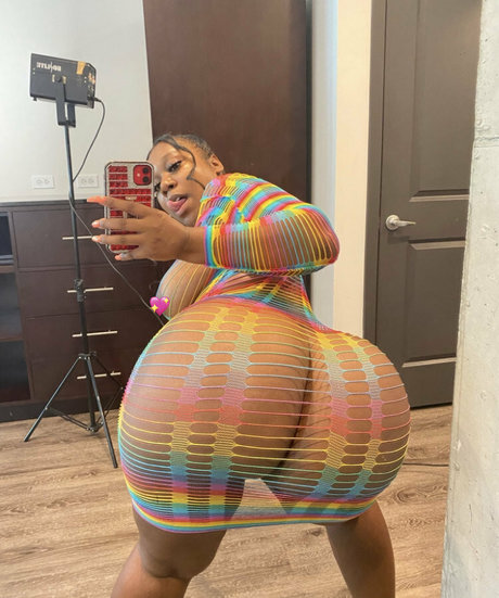 アマチュアペッギングOnlyFans セクシーヌード 写真