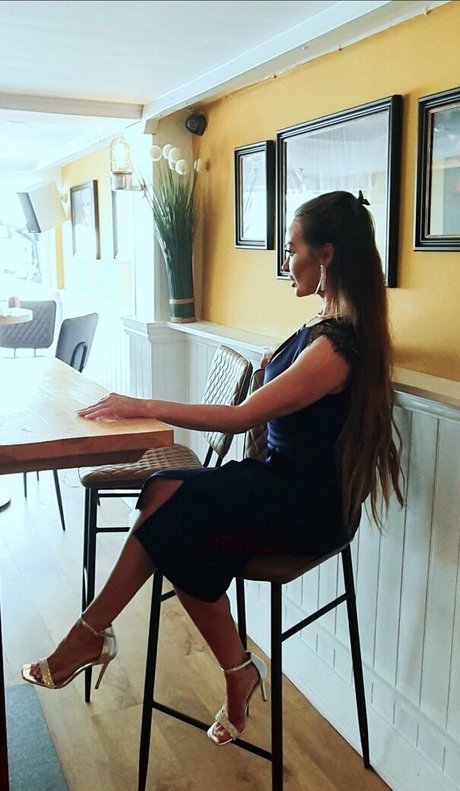 ladyamandarendall かわいいモデル ギャラリー