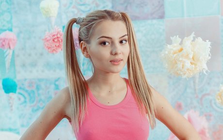 tanyageorge ホット女優 ギャラリー