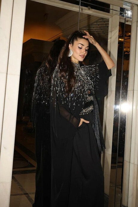 Hande Ercel セクシーモデル 画像