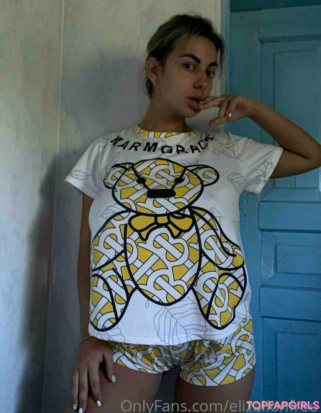 若いティーンのOnlyFans ホット裸 写真