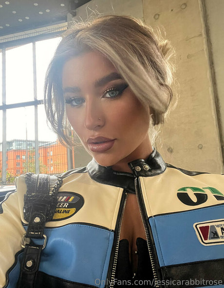 本物のティーンオンリーファン 無料ヌード 写真