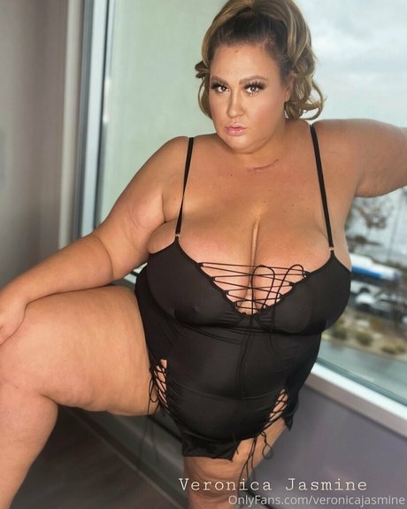 veronicajasmine トップスター 画像