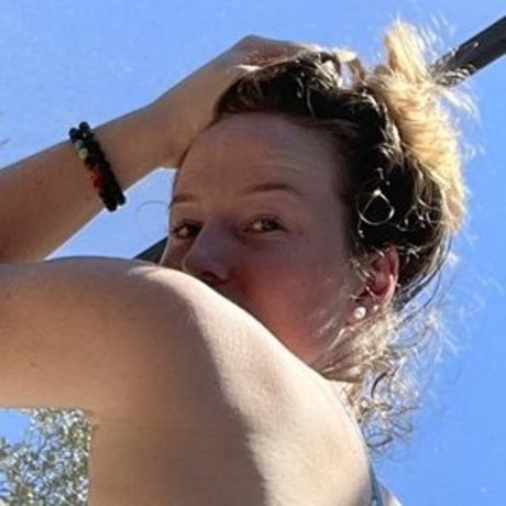 チンコを持つ女たち OnlyFans セクシーヌード 写真