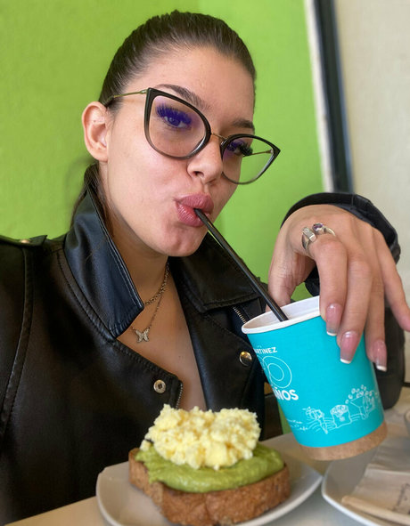 hinnatadelucca 裸のスター 画像