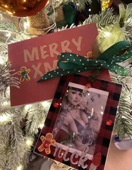 スリムな熟女OnlyFans 美しいヌード 写真