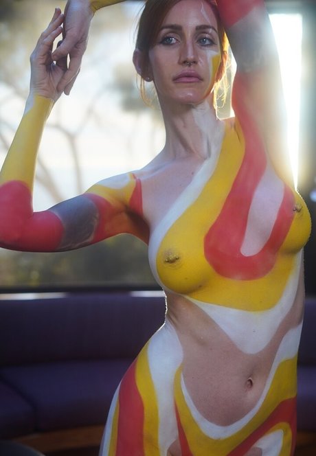 Amber Laflamme アートモデル 写真