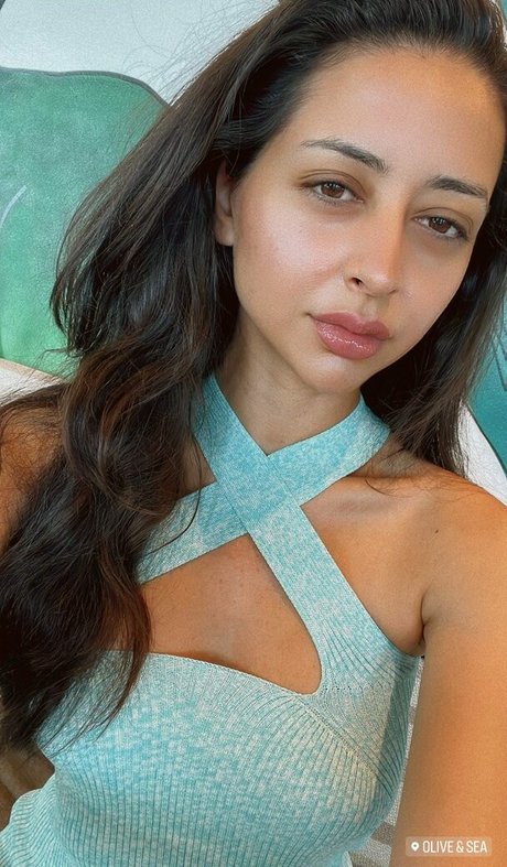 かわいい巨乳OnlyFans エロチック ギャラリー