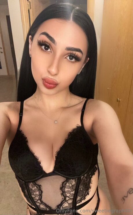 リップスオンリーファンズ ホット裸 ギャラリー