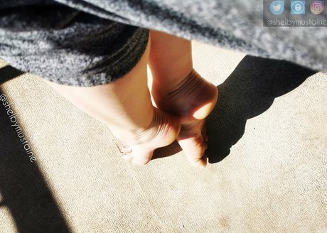 shelbymustaine ポルノスター 独占 写真