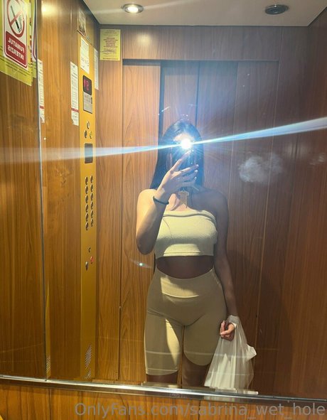 sabrina wet hole ヌードスター ギャラリー