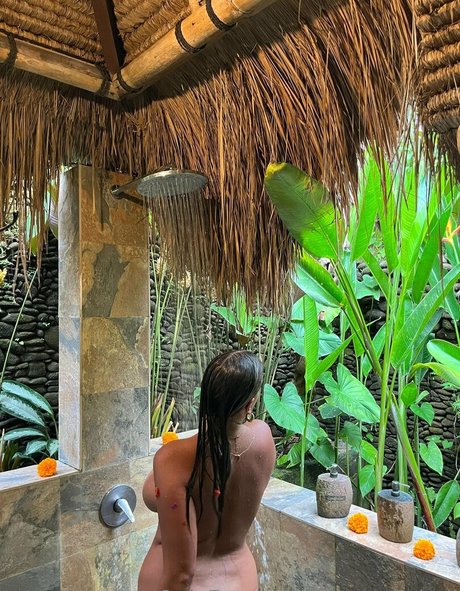 saucytitsbali アートスター 写真