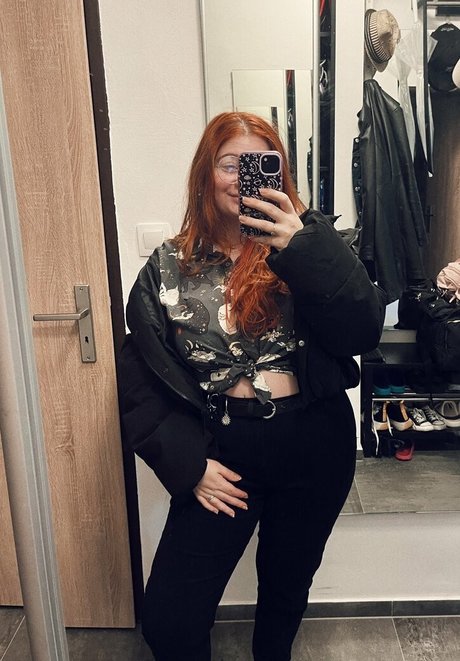 Nina Hope ポルノスター 素敵 画像