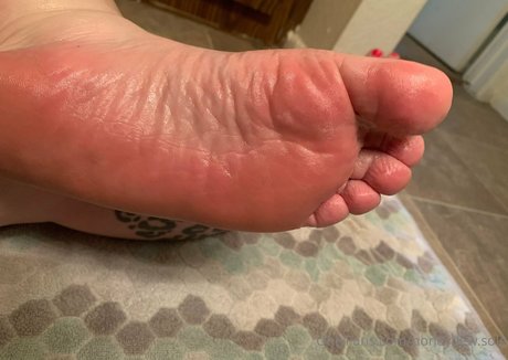 honeydew sole エロティック女優 写真