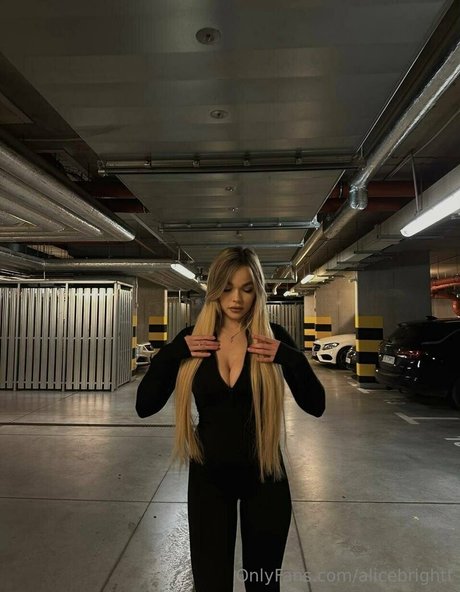 april007free 裸のモデル 写真