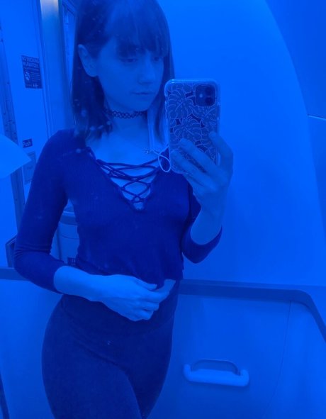 裸のトゥインクOnlyFans 可愛い 写真