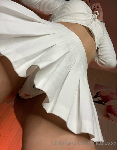 Candice Swanson ヌードスター 写真