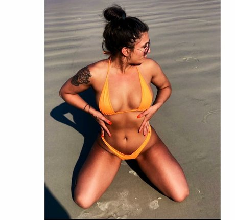 Captainallissa 裸の女優 写真