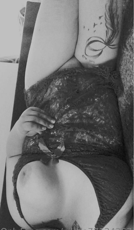 nikola77124367 アダルトスター ギャラリー