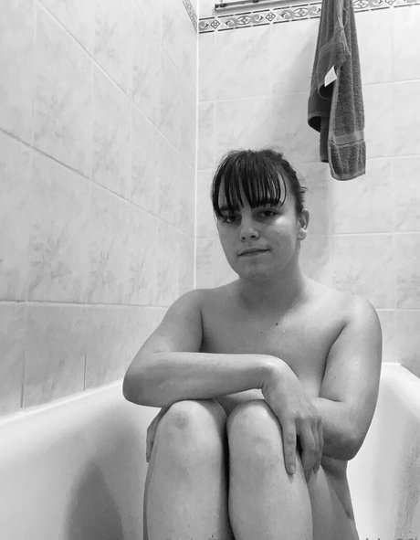 monakis69 美しいポルノスター 写真