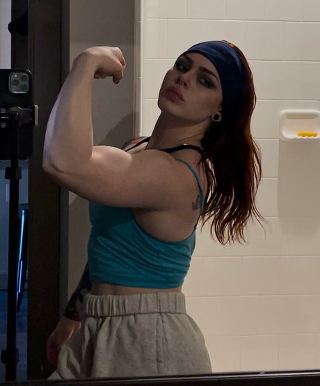 Ayshia Schisel 可愛いモデル 画像