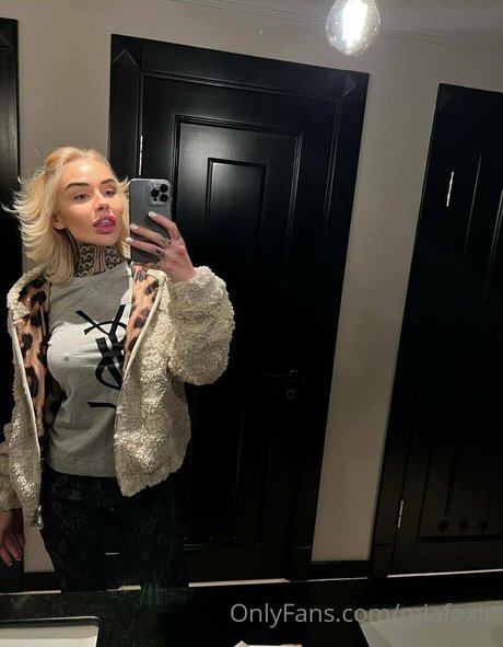 mia foxybae ポルノスター 裸 画像