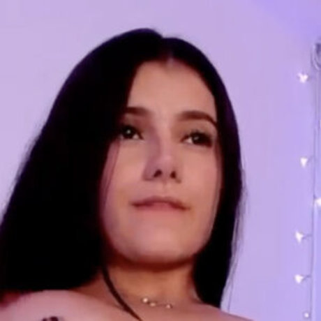 Ema Coraline ポルノモデル 画像