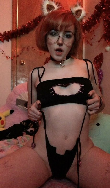 ぽっちゃり痴女OnlyFans アートヌード 写真