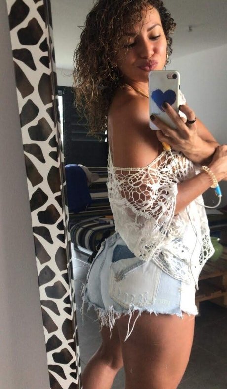 Soft Peach Yoga ポルノ女優 画像