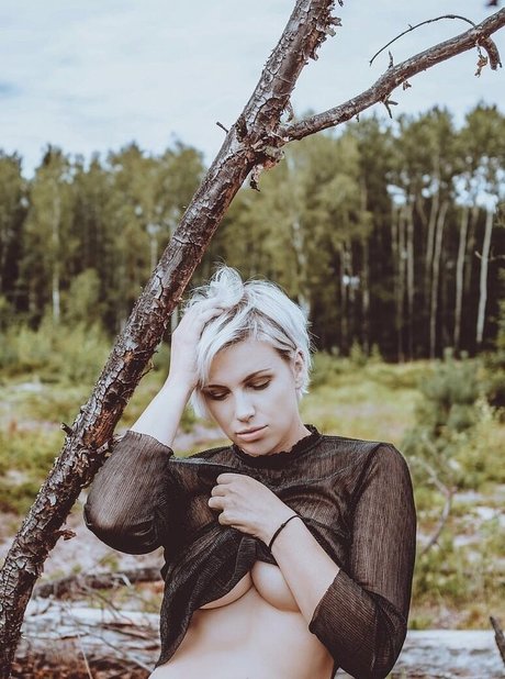 pure dee スター 裸 画像