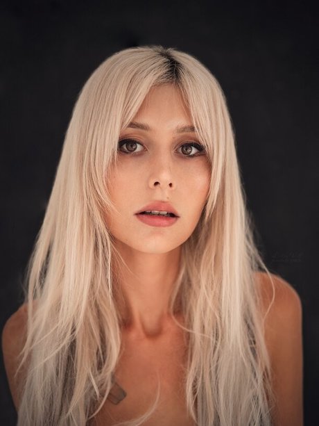 Wolffix 裸のポルノスター 写真