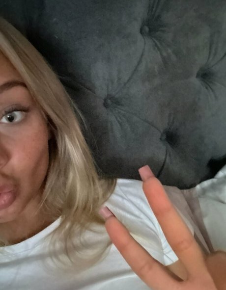 巨乳とお尻のOnlyFans ポルノグラフィック 画像