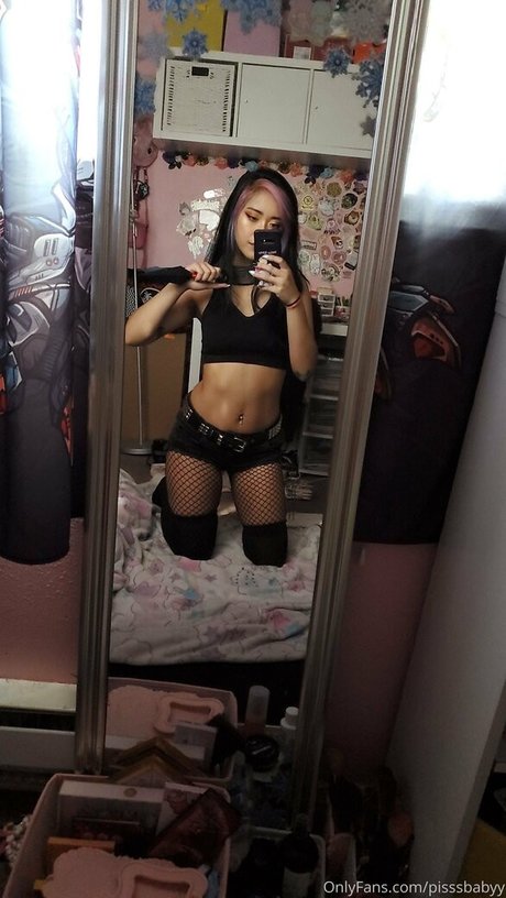 pisssbabyy 美しい女優 写真