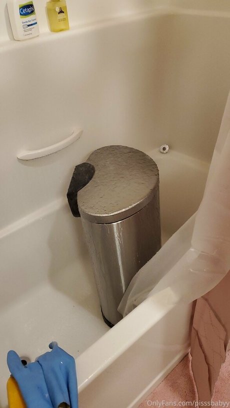 pisssbabyy ヌードモデル 写真