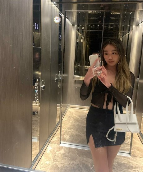 金髪ストリップOnlyFans 無料ヌード ギャラリー