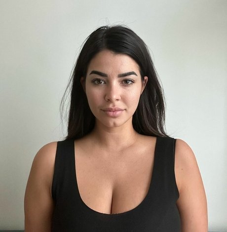 大きなお尻のマンコOnlyFans アダルト ギャラリー